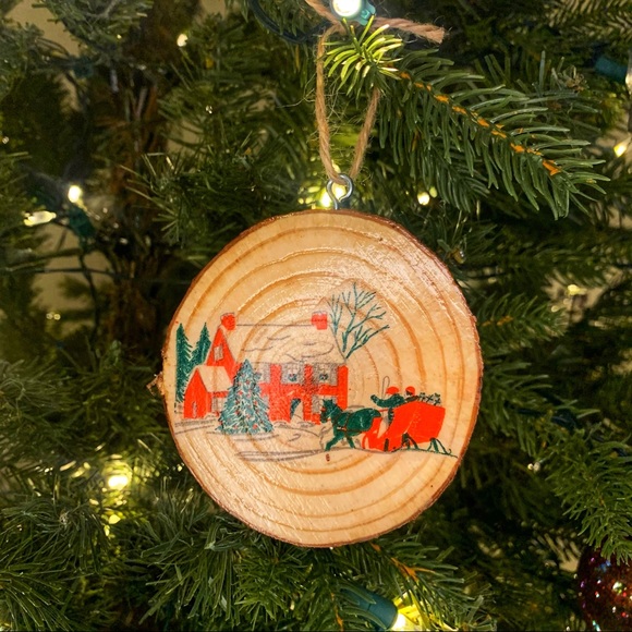 Rustic Wood Slice, Sleigh Ride Ornament, Vintage Christmas - Picture 1 of 3